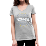 Nordsee Beaches - Frauen Bio-T-Shirt mit V-Ausschnitt von Stanley & Stella - Grau meliert