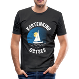 Küstenkind Ostsee - Männer Slim Fit T-Shirt - Schwarz