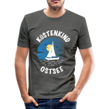 Küstenkind Ostsee - Männer Slim Fit T-Shirt - Graphite