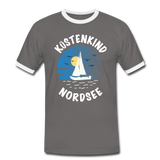 Küstenkind Nordsee - Männer Kontrast-T-Shirt - Dunkelgrau/Weiß