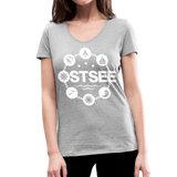 Ostsee Symbole - Frauen Bio-T-Shirt mit V-Ausschnitt von Stanley & Stella - Grau meliert