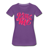 Kiss me fonts - Frauen Premium T-Shirt - Lila