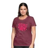 Kiss me fonts - Frauen Premium T-Shirt - Bordeauxrot meliert