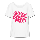 Kiss me fonts - Frauen T-Shirt mit Fledermausärmeln von Bella + Canvas - Weiß