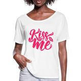 Kiss me fonts - Frauen T-Shirt mit Fledermausärmeln von Bella + Canvas - Weiß