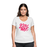 Kiss me font - Frauen Bio-T-Shirt mit V-Ausschnitt von Stanley & Stella - Weiß