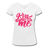 Kiss me font - Frauen Bio-T-Shirt mit V-Ausschnitt von Stanley & Stella - Weiß