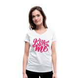 Kiss me font - Frauen Bio-T-Shirt mit V-Ausschnitt von Stanley & Stella - Weiß