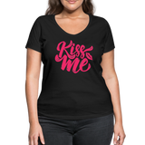 Kiss me font - Frauen Bio-T-Shirt mit V-Ausschnitt von Stanley & Stella - Schwarz