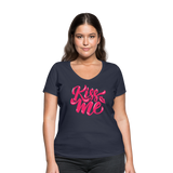 Kiss me font - Frauen Bio-T-Shirt mit V-Ausschnitt von Stanley & Stella - Navy