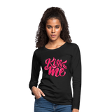 Kiss me fonts - Frauen Premium Langarmshirt - Schwarz