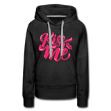 Kiss me fonts - Frauen Premium Hoodie - Schwarz