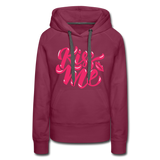 Kiss me fonts - Frauen Premium Hoodie - Bordeaux