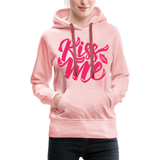 Kiss me fonts - Frauen Premium Hoodie - Kristallrosa